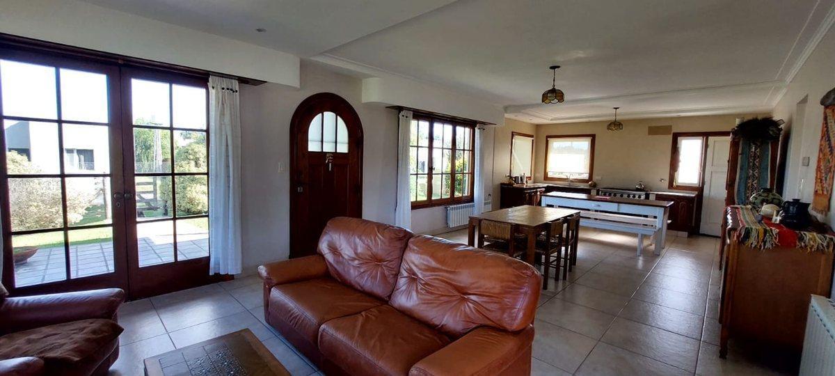 Foto de VENTA EXCELENTE CASA 4 AMB, QUINCHO Y PARQUE,VIDAL, imagen 3