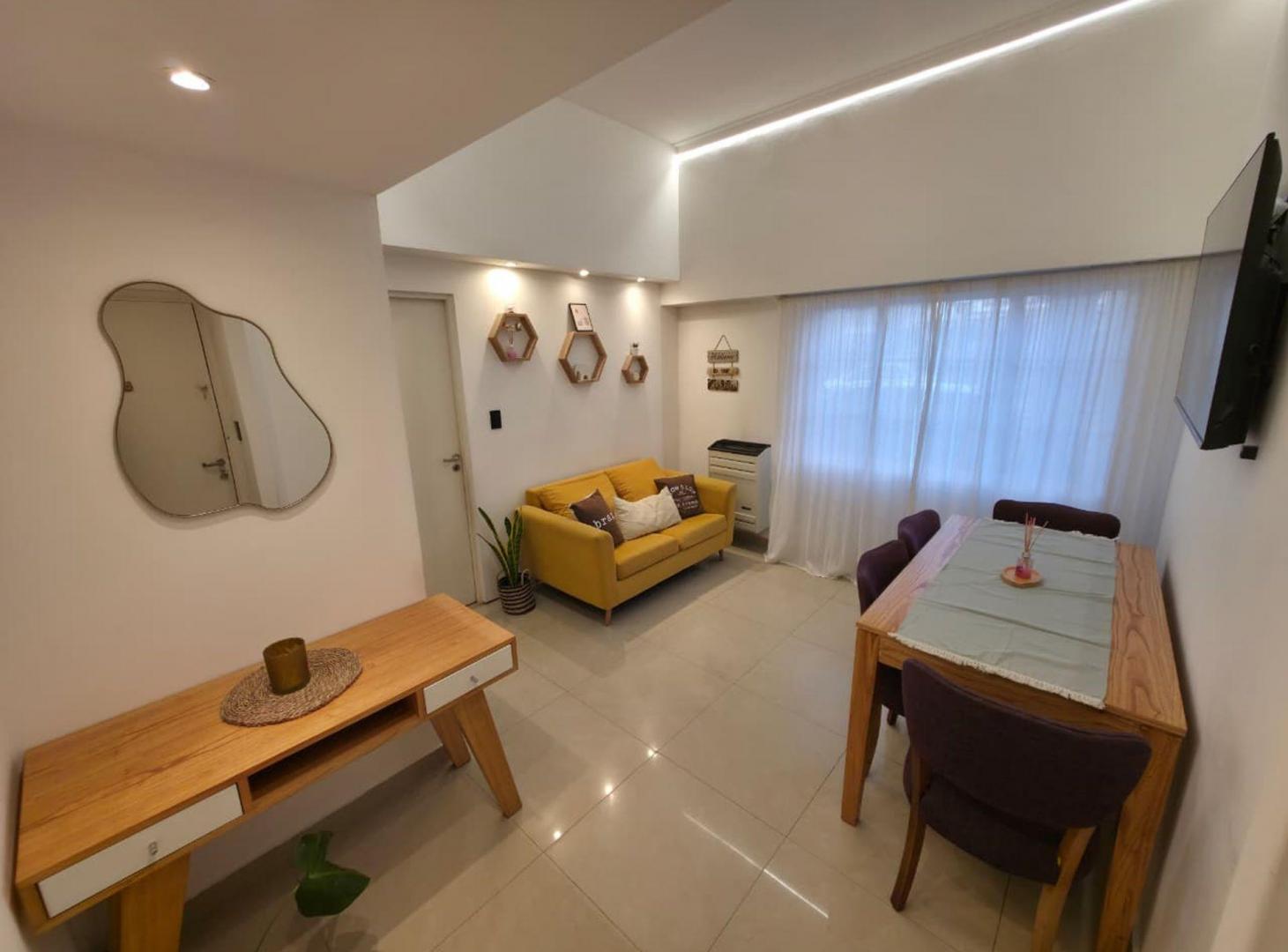 Foto de Venta Depto 3 Amb Reciclado con Patio en Chauvin, imagen 3