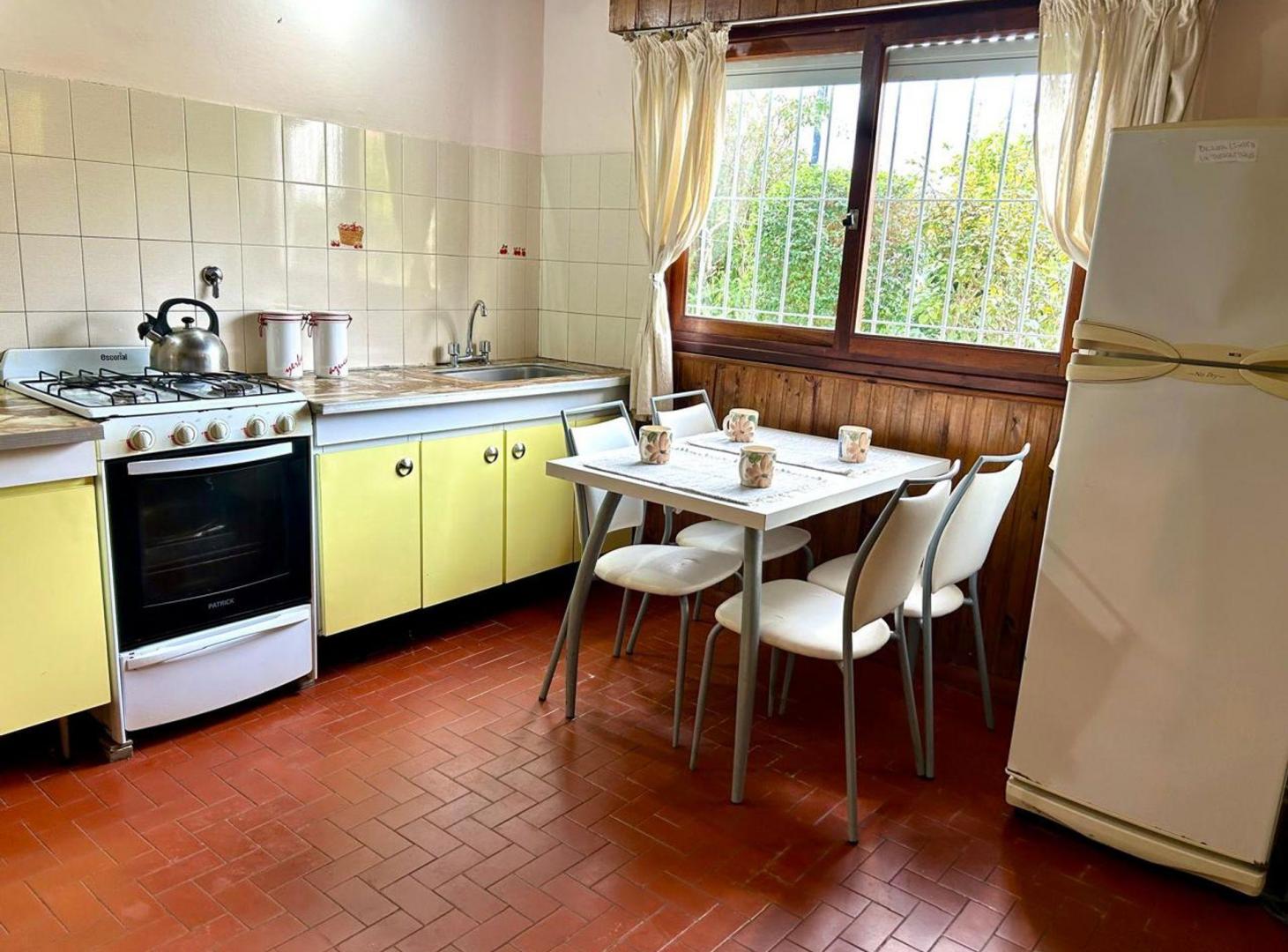 Foto de VENTA CASA 4 AMB CON COCHERA PARQUE, imagen 2
