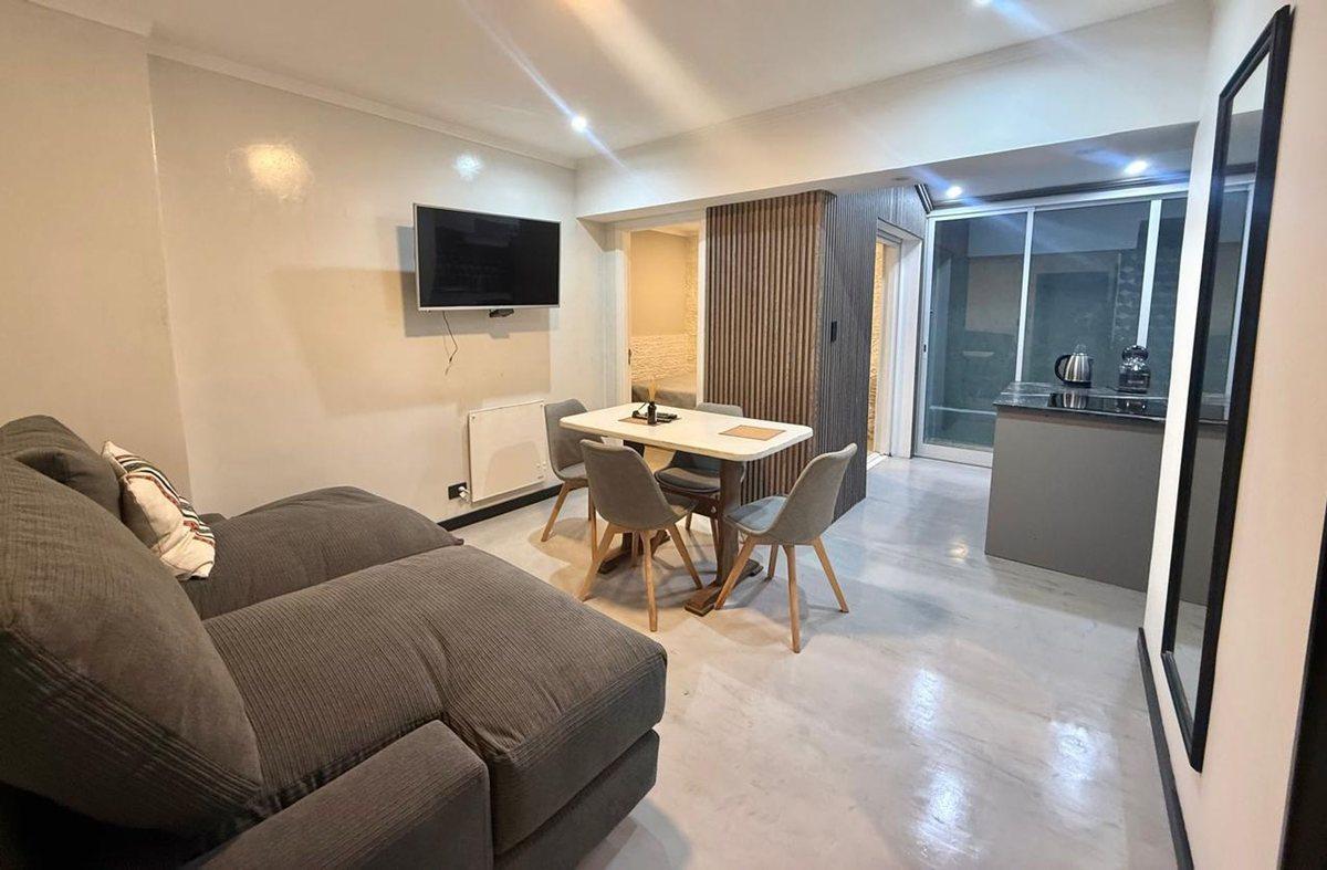 Foto de Venta Depto 2 Amb Reciclado y Amoblado Plaza Colon, imagen 3