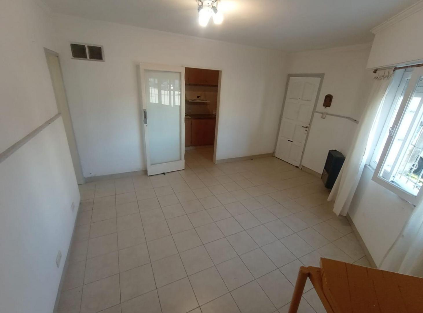 Foto de VENTA PH 3 AMB A CONST. POSIB. AMPLIAR O 2 UNID., imagen 3