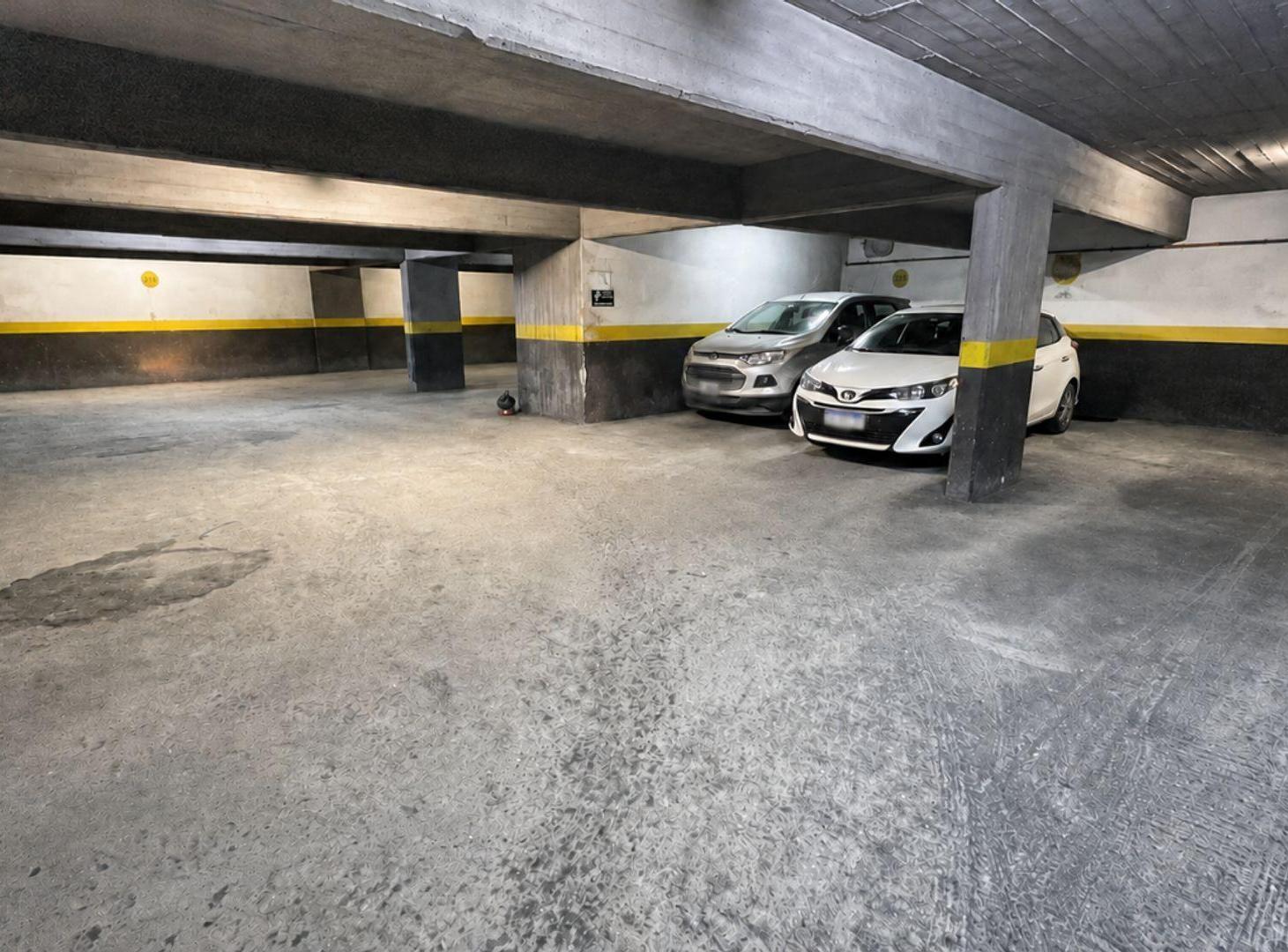 Foto de Venta Cochera Amplia en Corrientes 1800, imagen 3