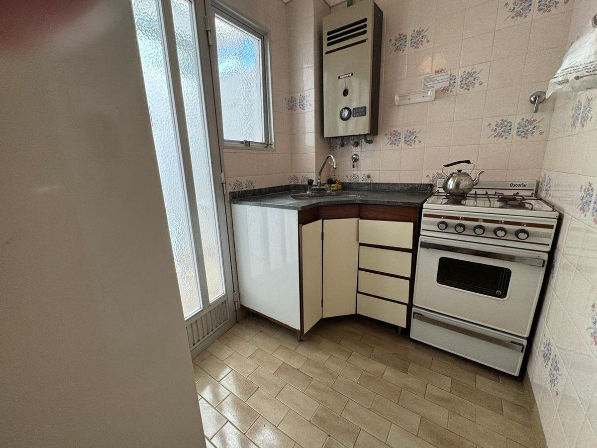 Foto de VENTA DEPARTAMENTO 2 AMBIENTES FRENTE LUMINOSO, imagen 1