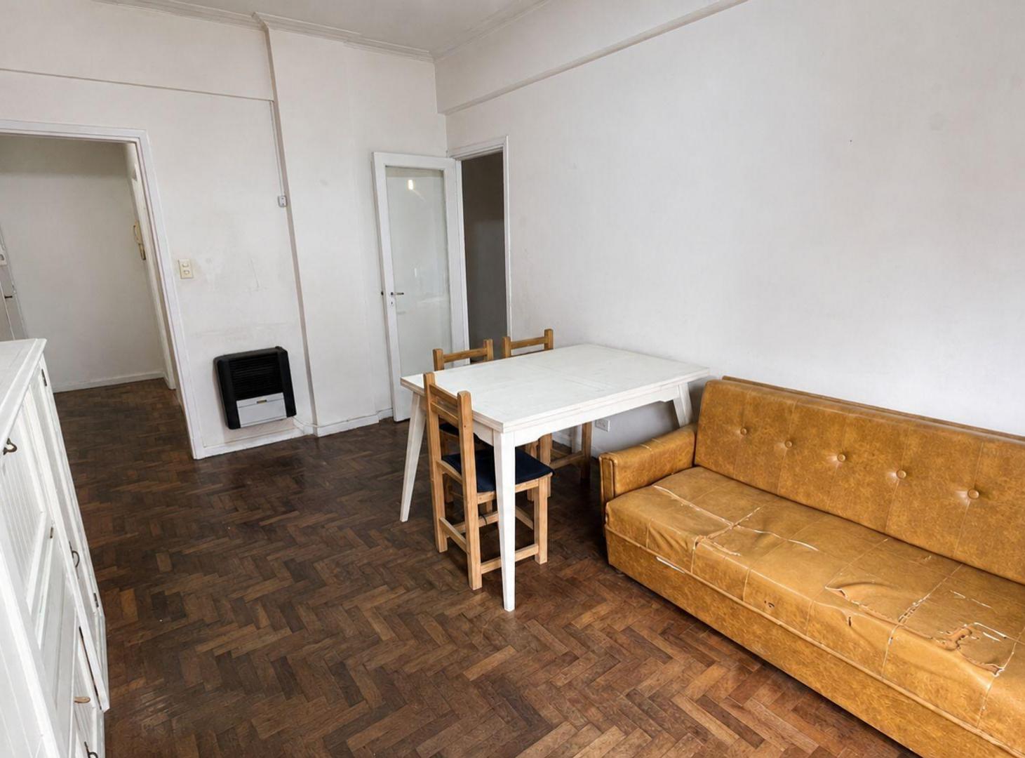 Foto de DPTO 3 AMB EN VENTA EN CENTRO AL FRENTE CON BALCON, imagen 4