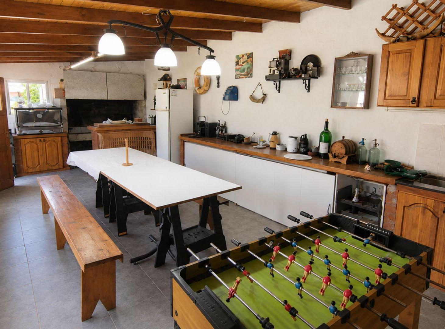 Foto de VENTA Casa 5 ambientes parque quincho en Caisamar, imagen 1