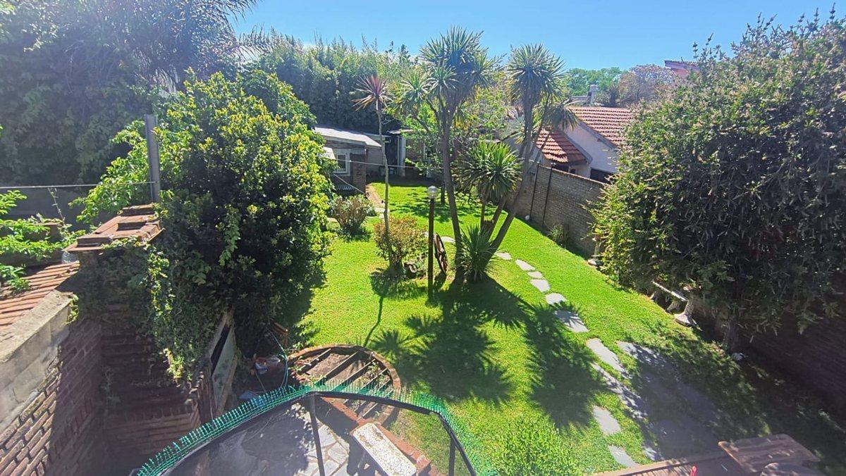 Foto de VENTA Casa 5 ambientes parque quincho en Caisamar, imagen 4
