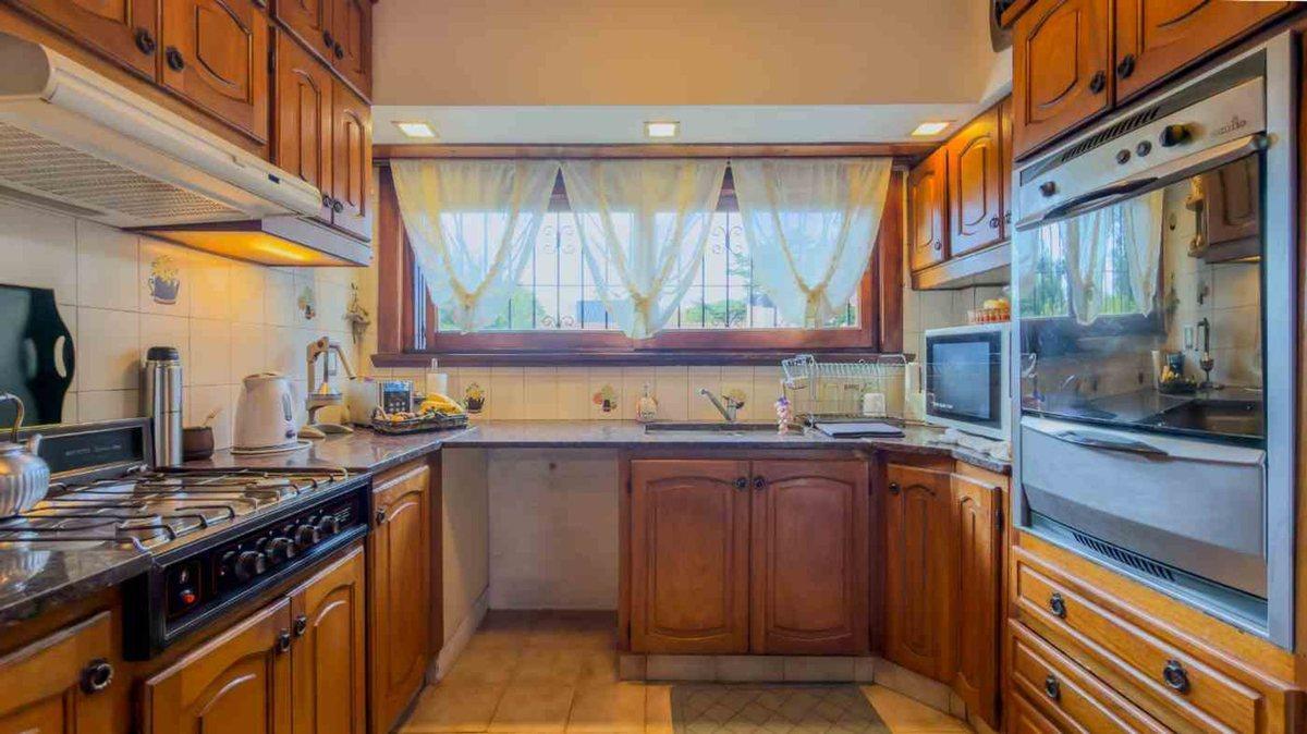 Foto de Casa 5 ambientes con patio y quincho Parque Luro, imagen 3
