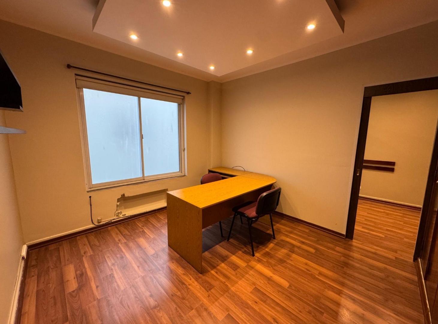 Foto de VENTA Oficina 2 amb Reciclada Zona Centro, imagen 2