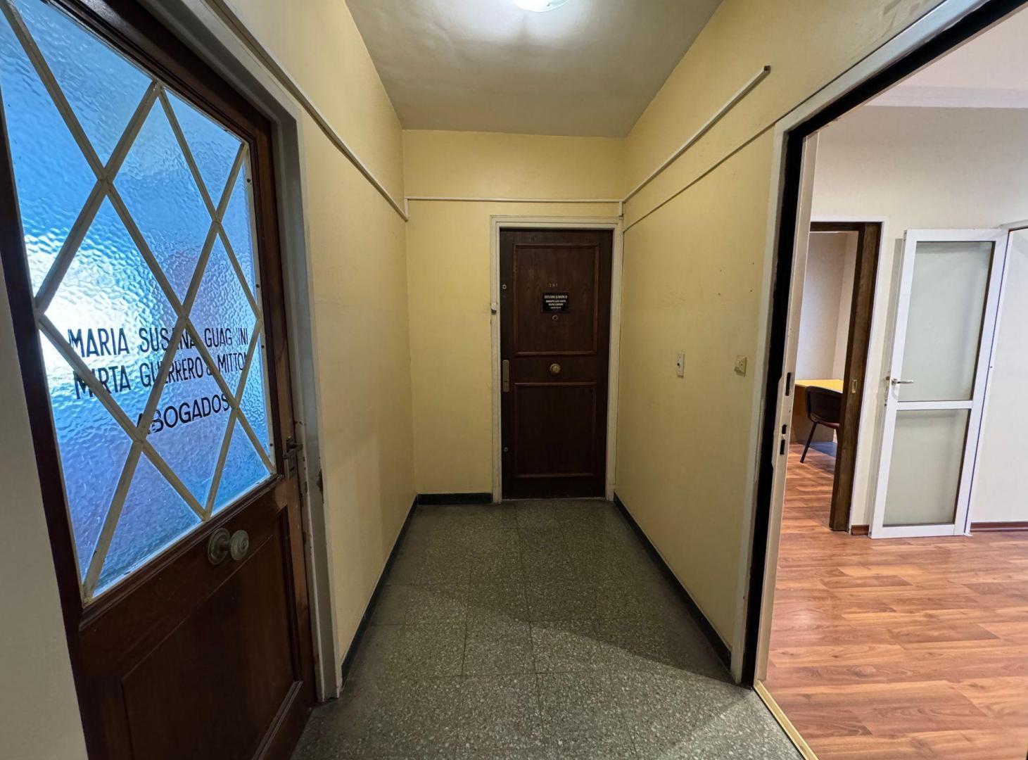 Foto de VENTA Oficina 2 amb Reciclada Zona Centro, imagen 4