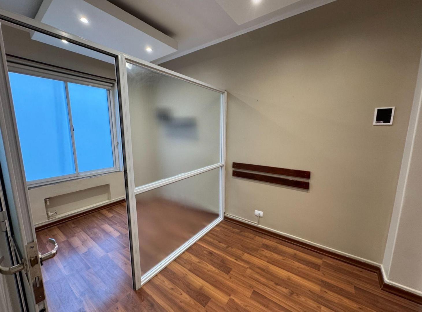Foto de VENTA Oficina 2 amb Reciclada Zona Centro, imagen 5