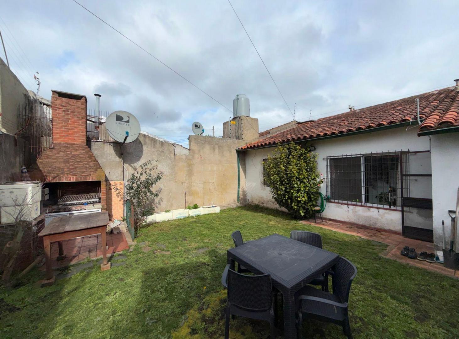 Foto de CASA 3 AMBIENTES CON JARDIN Y GARAGE EN AV VERTIZ, imagen 1