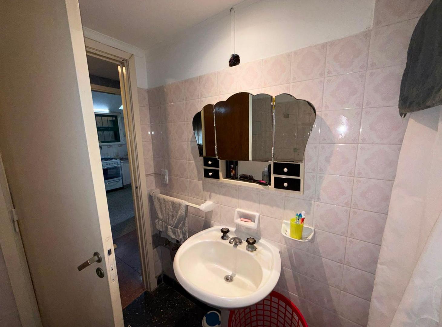 Foto de CASA 3 AMBIENTES CON JARDIN Y GARAGE EN AV VERTIZ, imagen 4