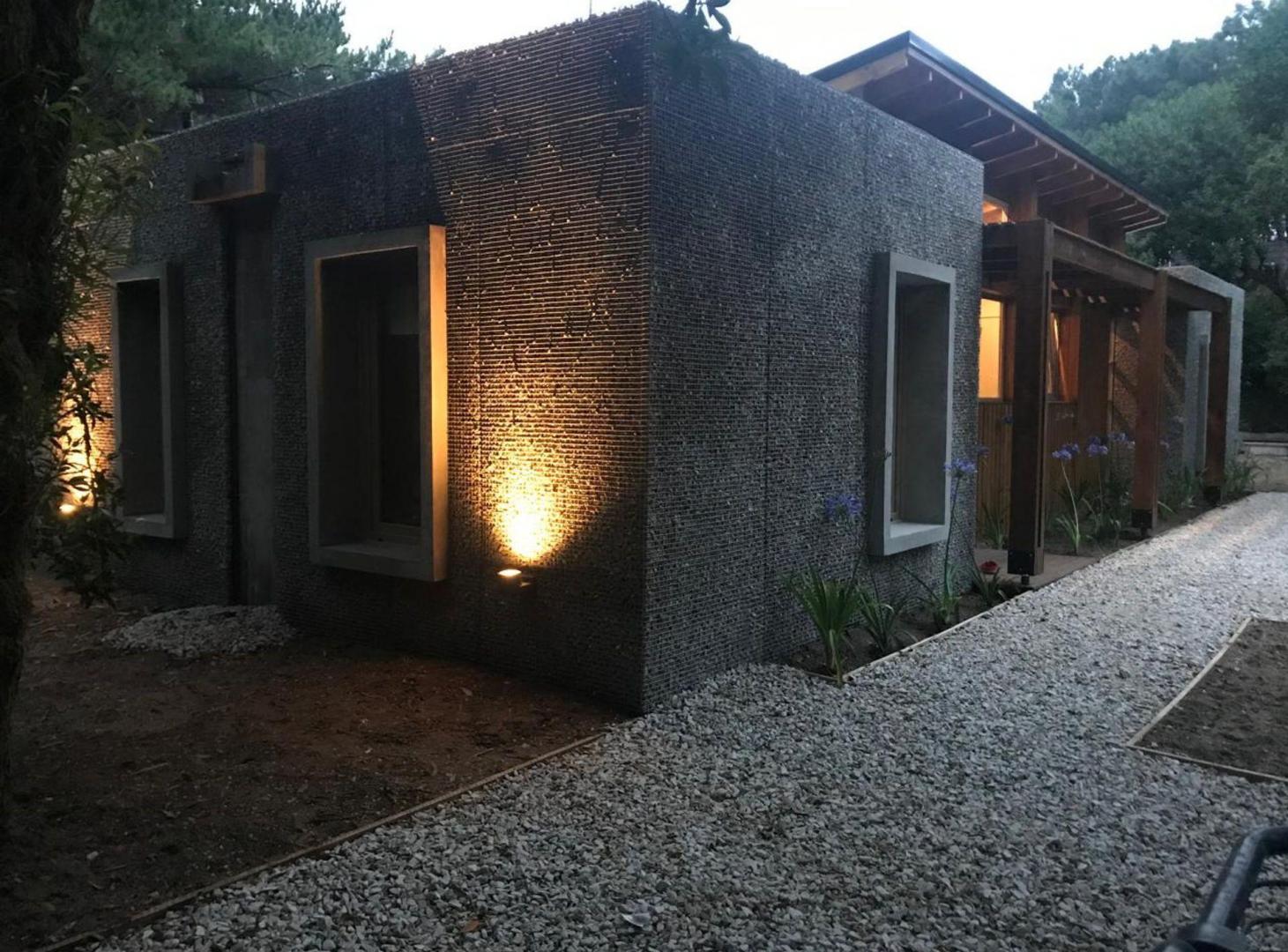 Venta de 2 Casas 8 ambientes barrio Quequén Chico