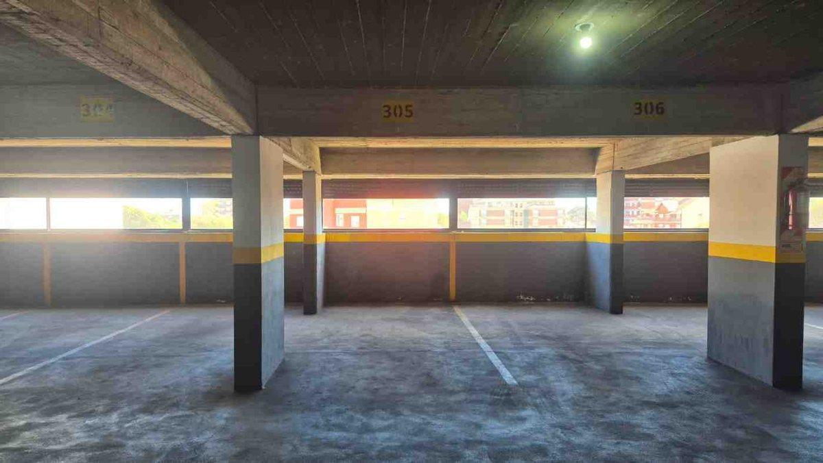 Foto de VENTA COCHERA EN MIRAMAR - EDIFICIO PETRA, imagen 4