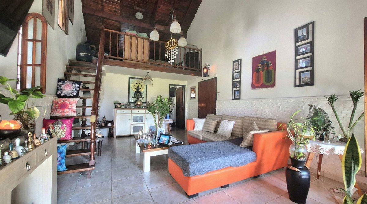Foto de Chalet Tradicional con Quincho sobre Amplio Lote, imagen 5