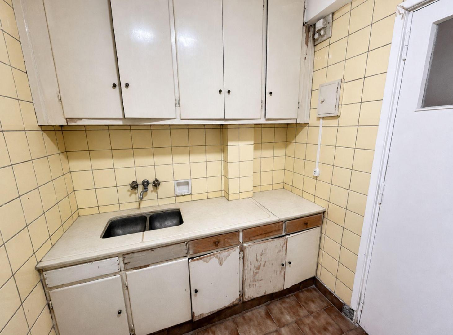 Foto de DPTO 3 AMB EN VENTA EN CENTRO AL FRENTE C/ TERRAZA, imagen 2