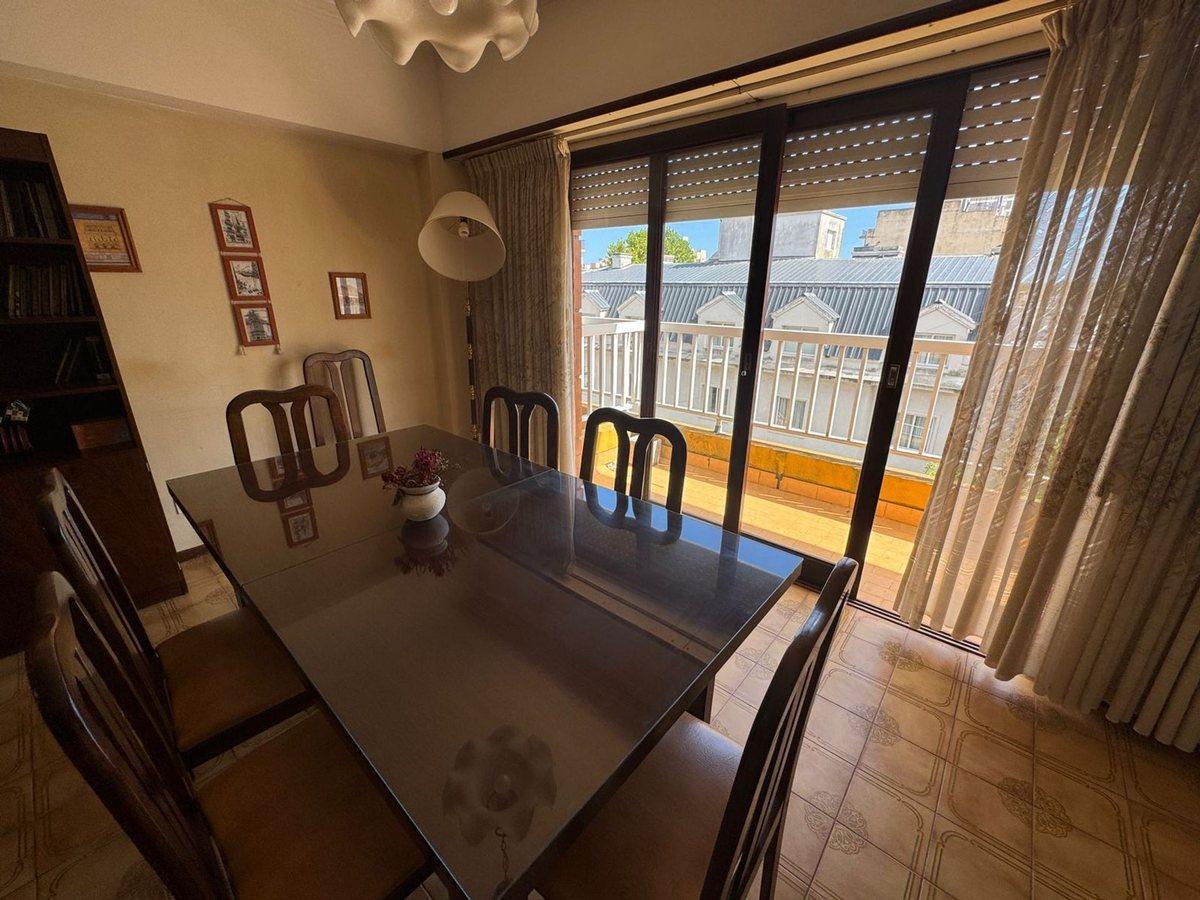 Foto de VENTA DEPARTAMENTO 3 AMBIENTES COCHERA BALCON FTE, imagen 2