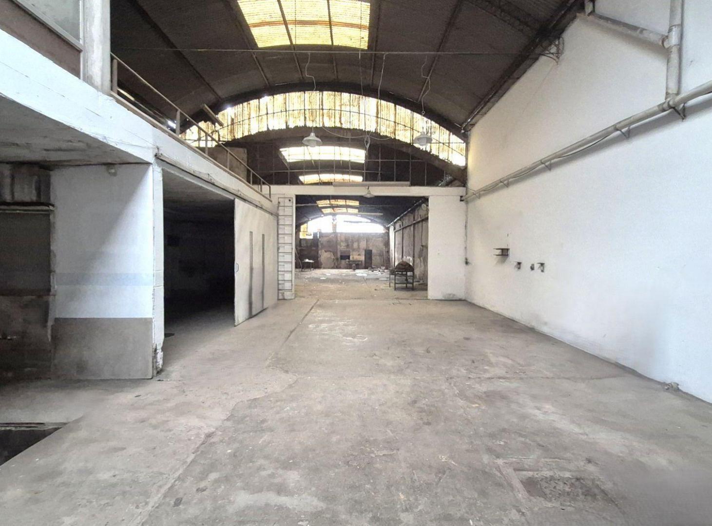 Foto de ALQUILER GALPON IND. ZONA LIBERTAD Y CHAMPAGNAT, imagen 1