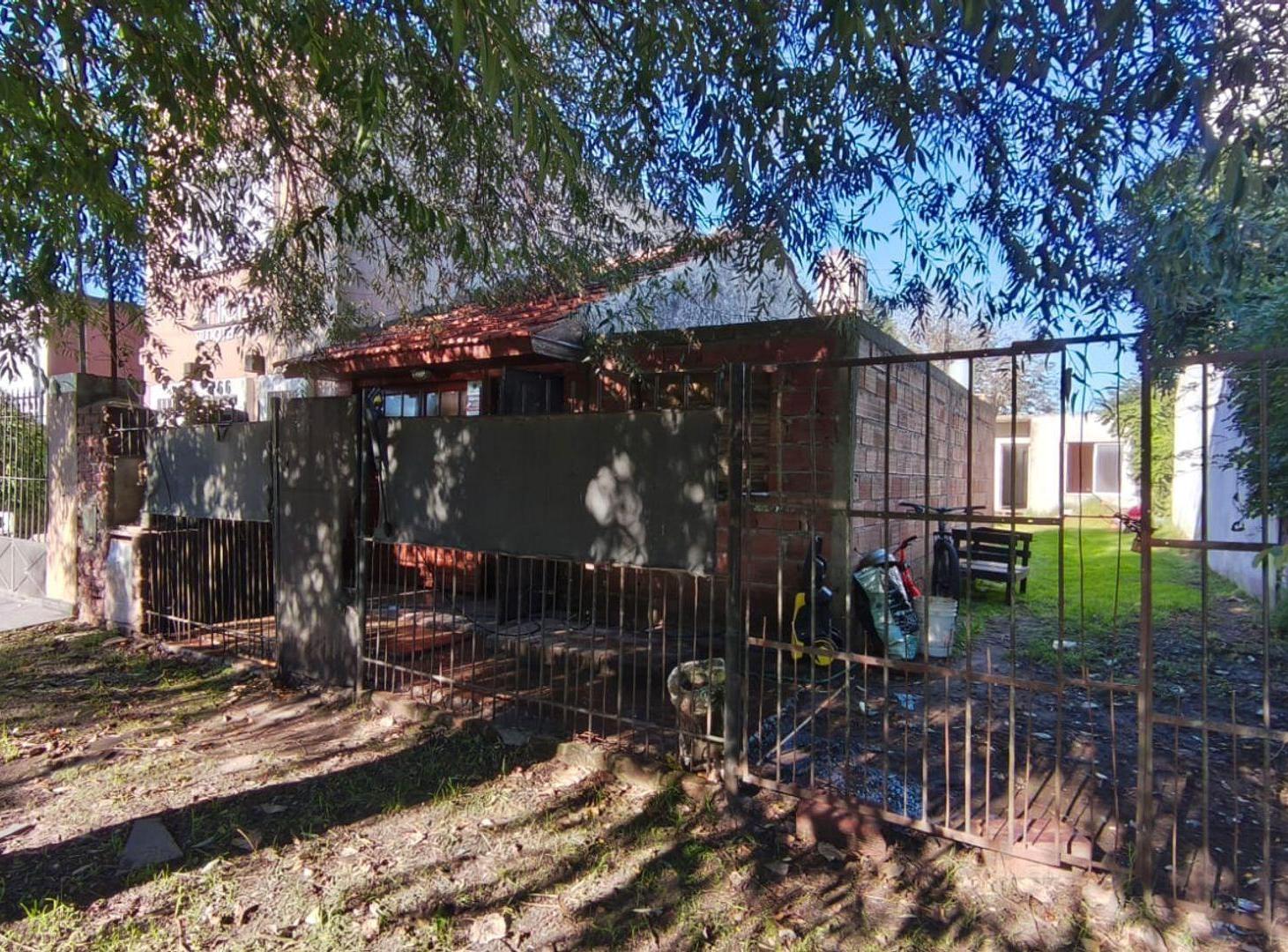 Foto de VENTA DOS CASAS CON PARQUE EN LOS PINARES, imagen 2