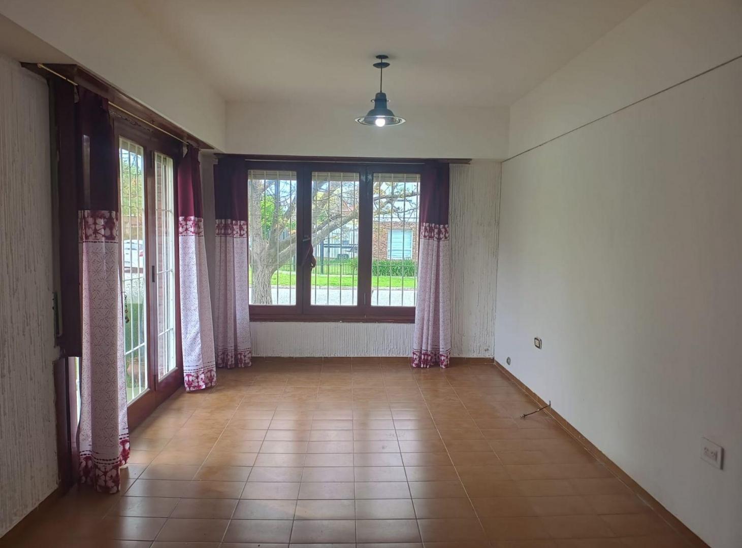 Foto de Venta casa 3 ambientes cochera Constitución Apto C, imagen 1