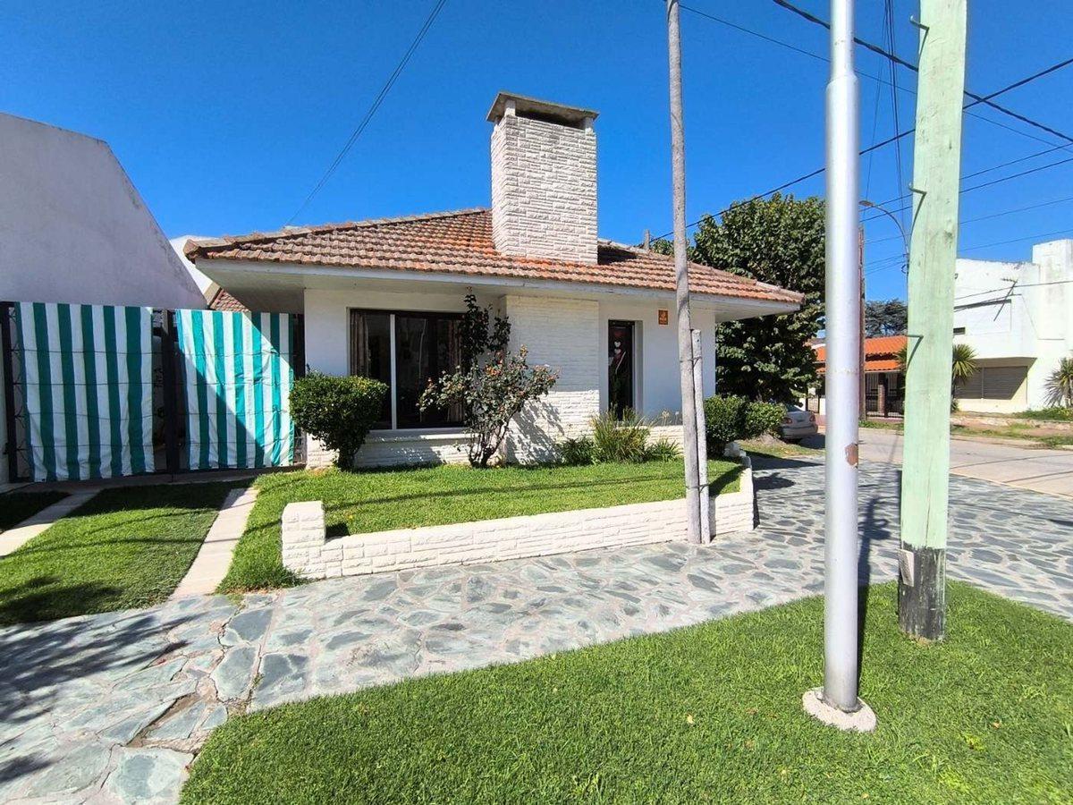 Foto de Venta Casa 5 ambientes Zona Parque Necochea, imagen 3