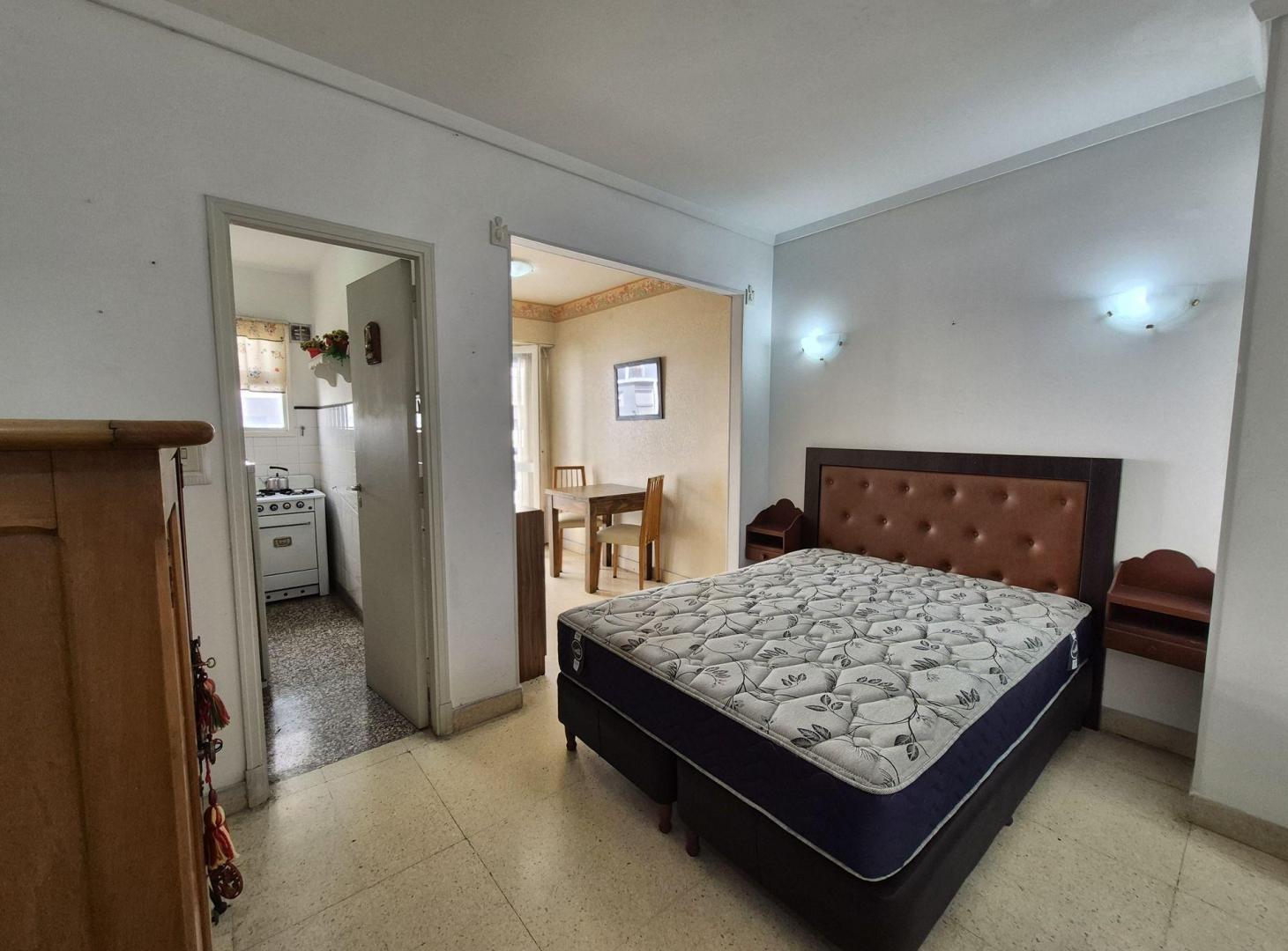 Foto de Venta Monoambiente con balcón zona Plaza Colón, imagen 4