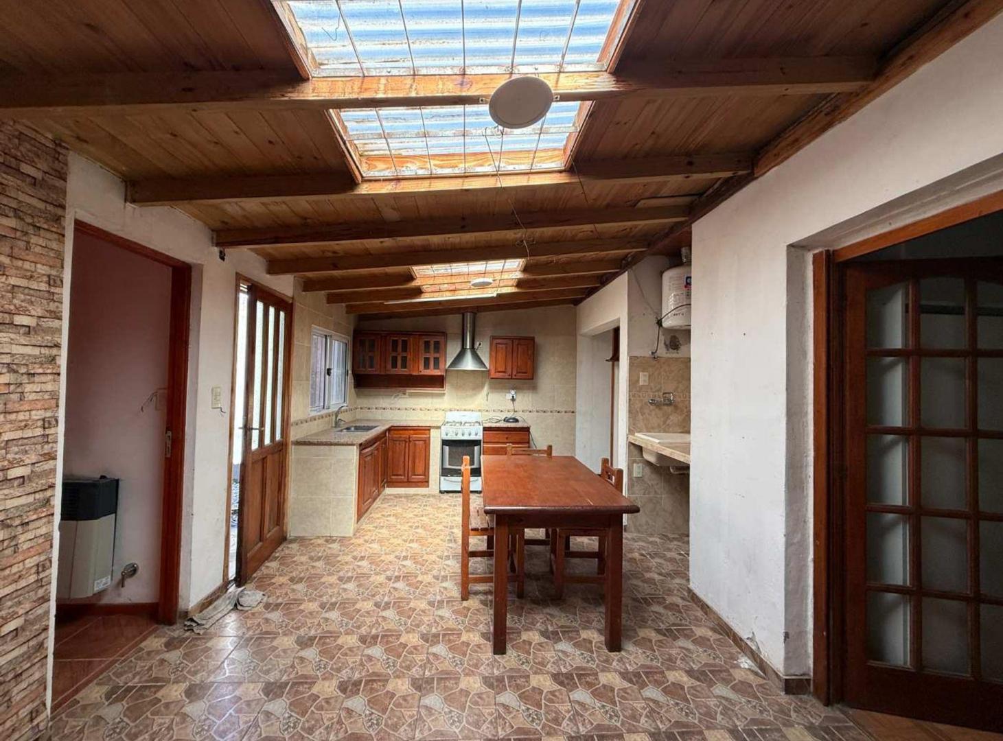Casa 3 ambientes con cochera - Oportunidad