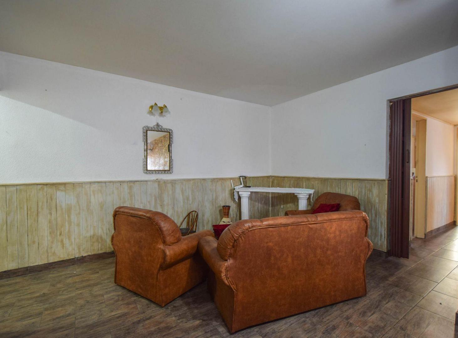 Foto de venta departamento 4 ambientes con cochera, imagen 1