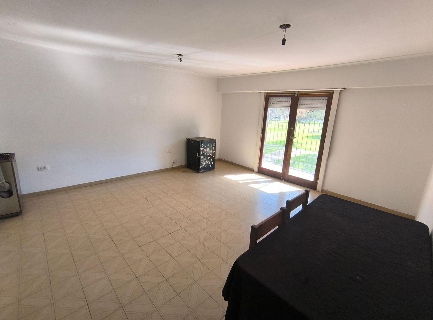 Foto de Venta en Block 4 Departamentos y 2 Locales, imagen 4