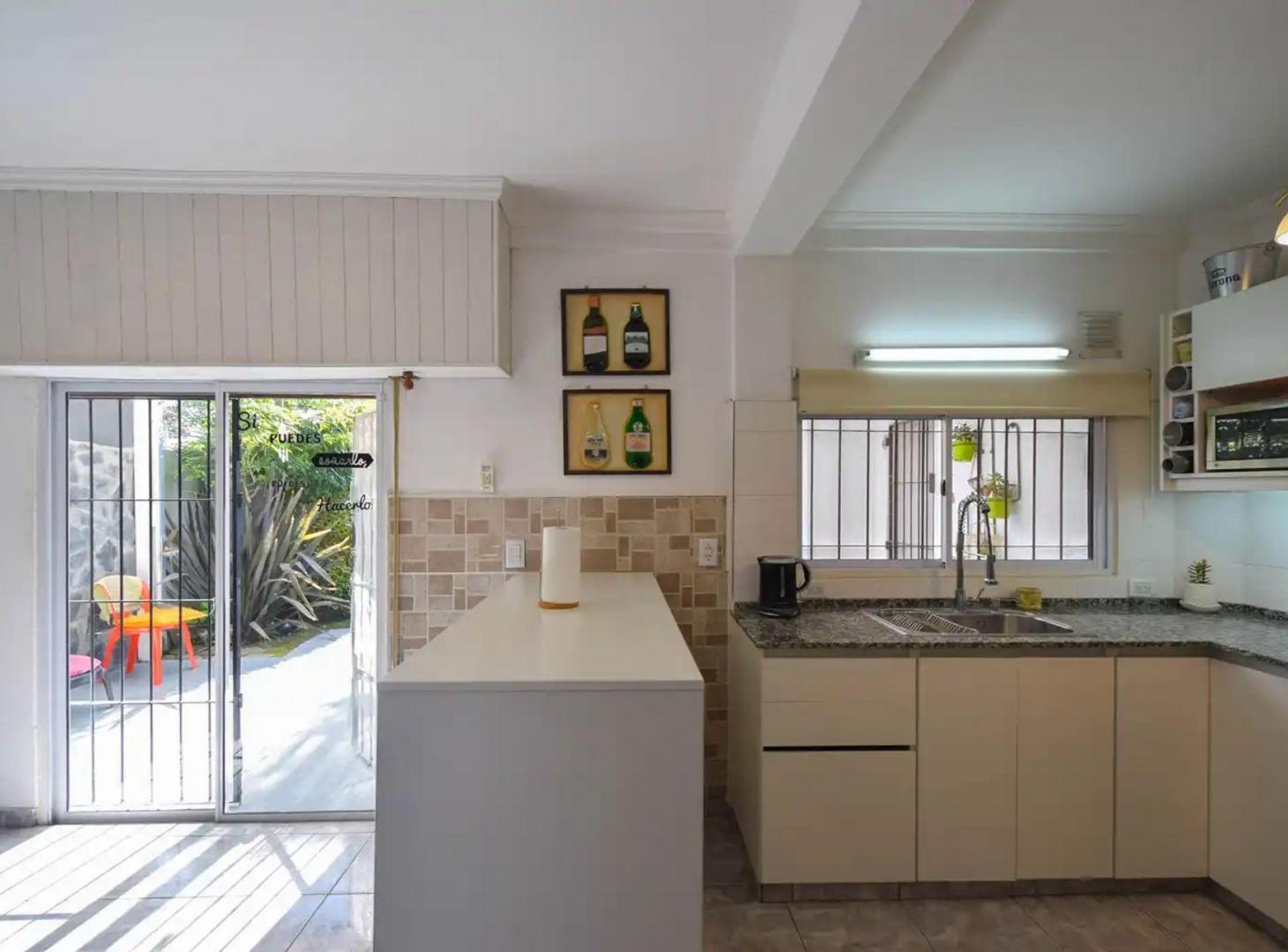 Foto de VENTA CASA 4 AMB CON QUICHO Y GARAGE PASANTE, imagen 4