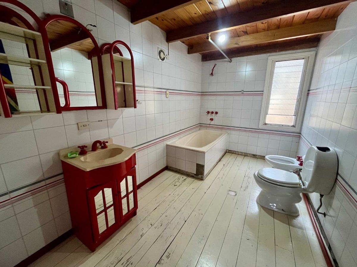 Foto de CASA EN VENTA 5 AMB PLAYA NECOCHEA, imagen 3