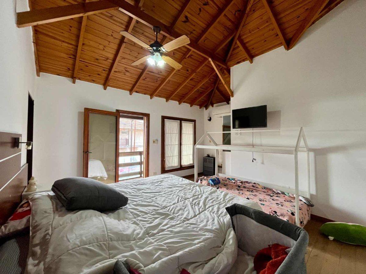 Foto de CASA EN VENTA 5 AMB PLAYA NECOCHEA, imagen 5