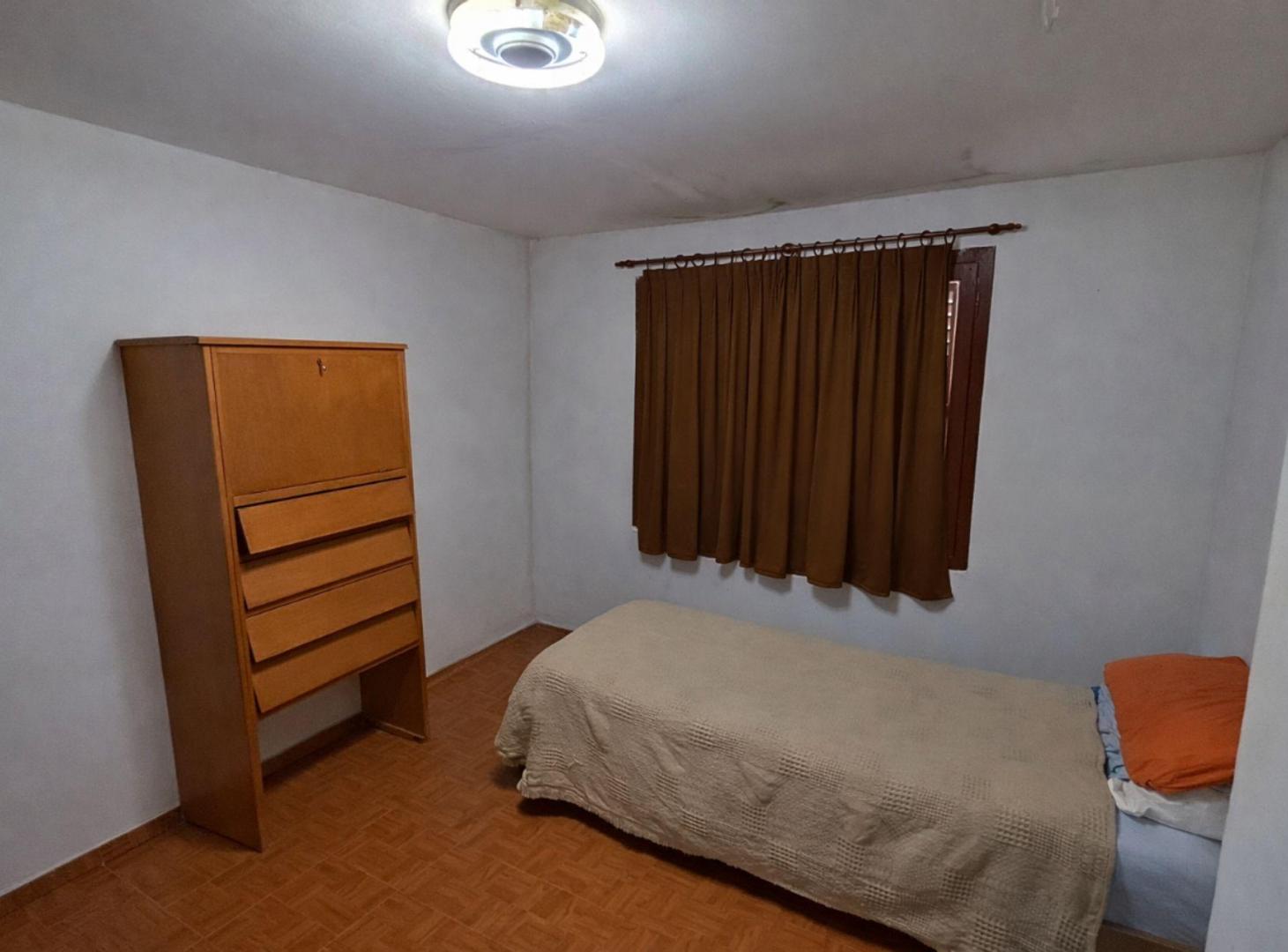 Foto de Casa 4 ambientes con garage y parque en venta, imagen 3