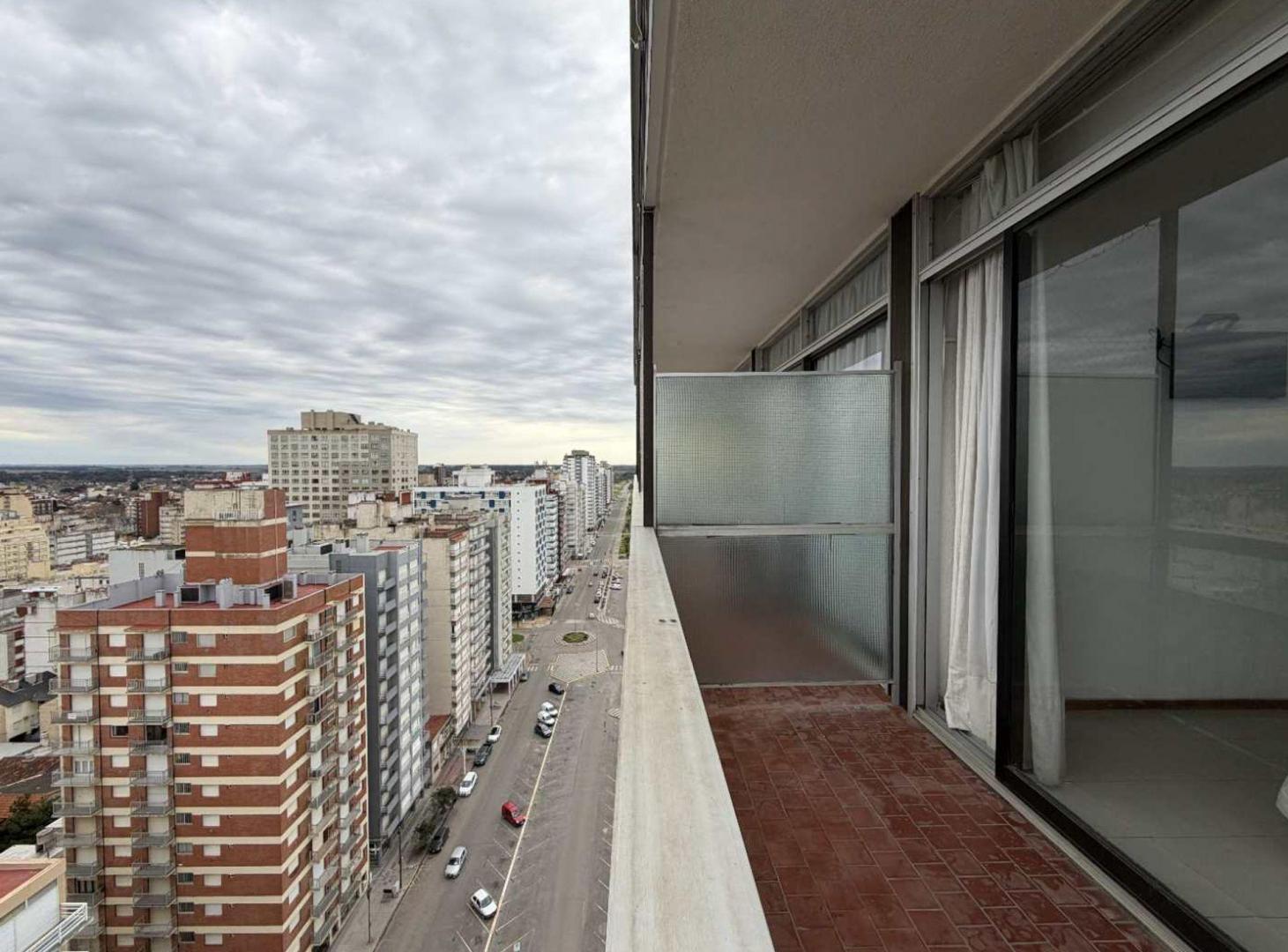 Foto de VENTA DEPARTAMENTO 2 AMB CON VISTA AL MAR MIRAMAR, imagen 2
