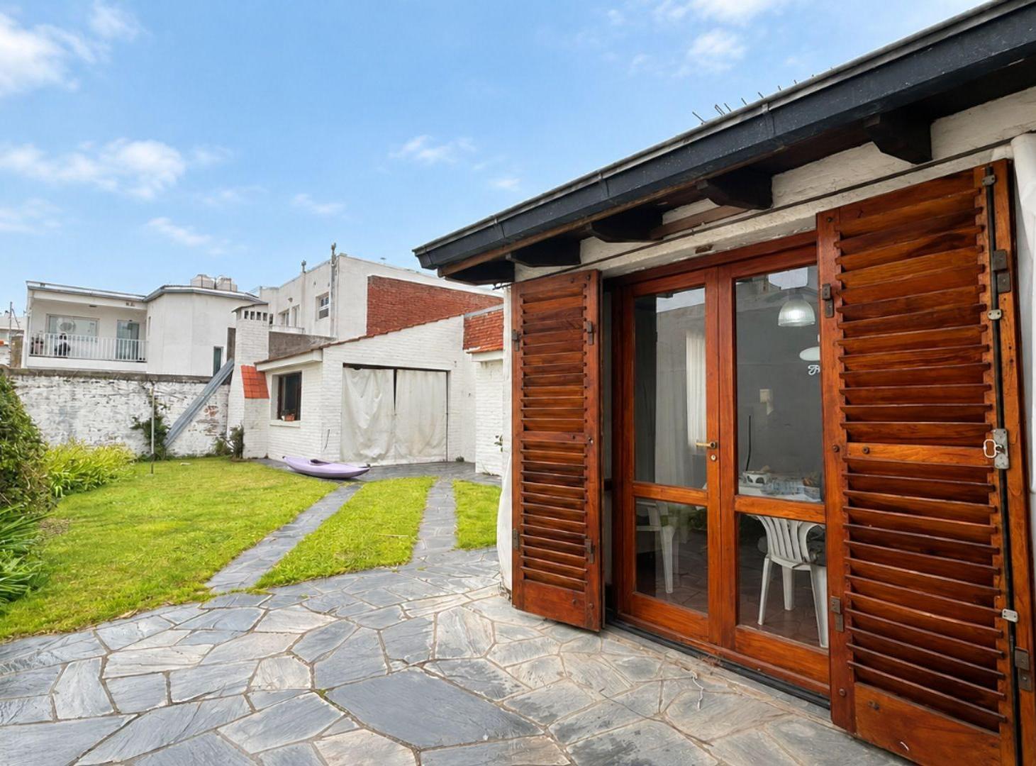 Foto de VENTA Casa de 3 ambientes en Parque Luro, imagen 1