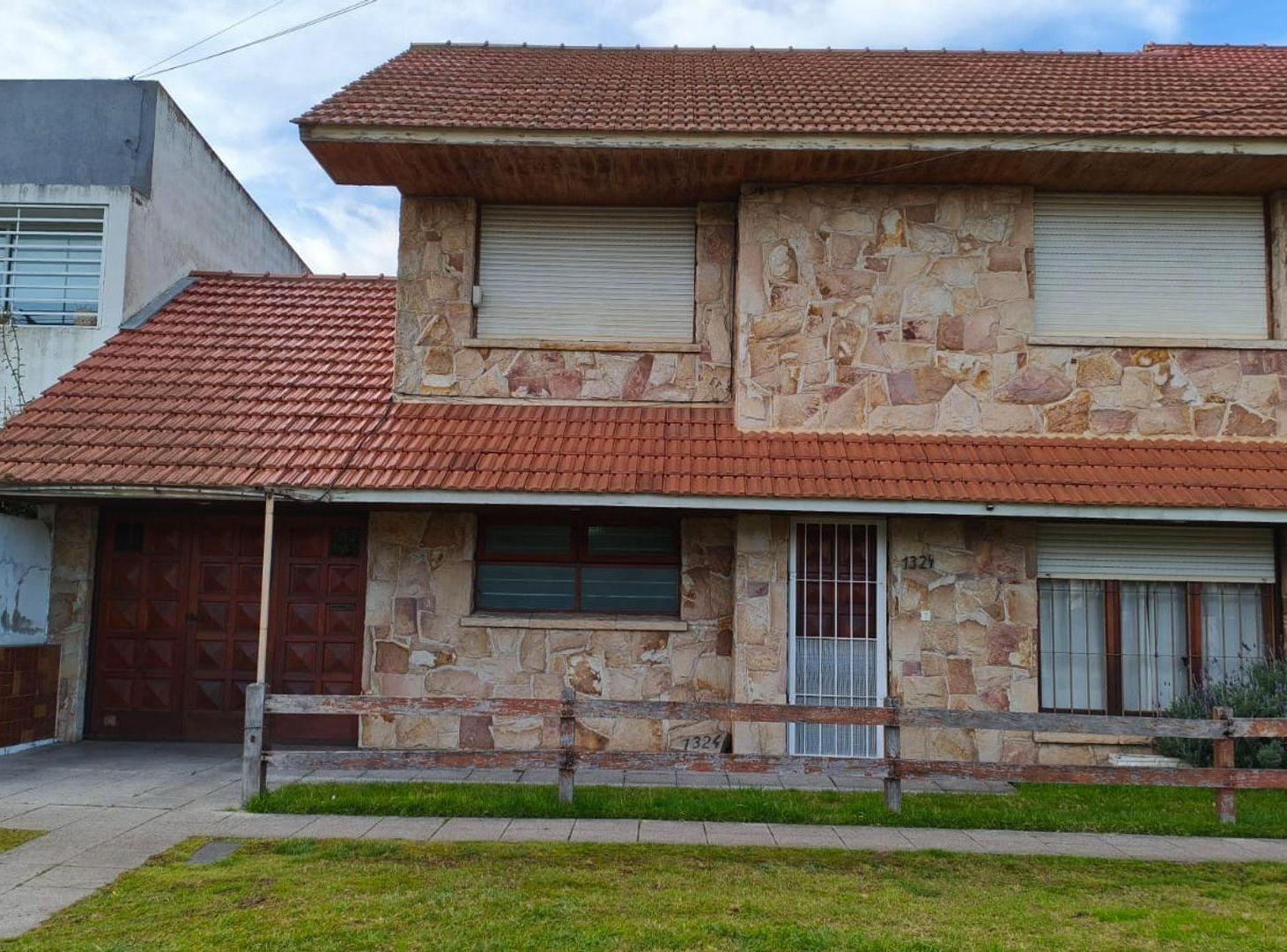 Foto de VENTA CASA 5 AMB,PATIO Y GARAGE, B° CONSTITUCIÓN, imagen 1