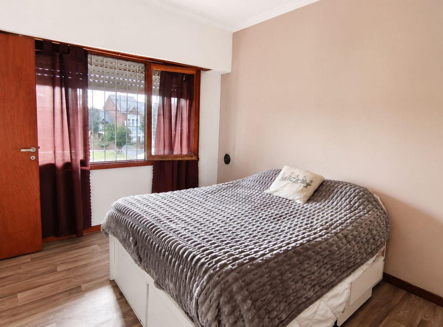 Foto de VENTA CASA 5 AMB,PATIO Y GARAGE, B° CONSTITUCIÓN, imagen 4