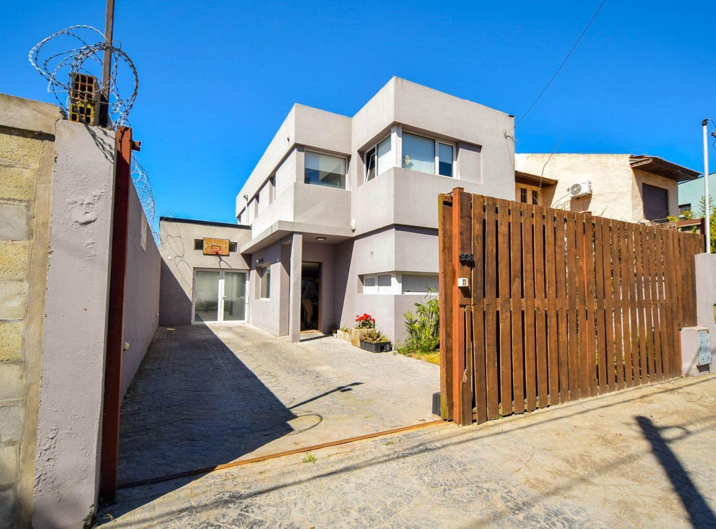 Foto de Casa 3 ambientes excelente estado con pileta, imagen 1