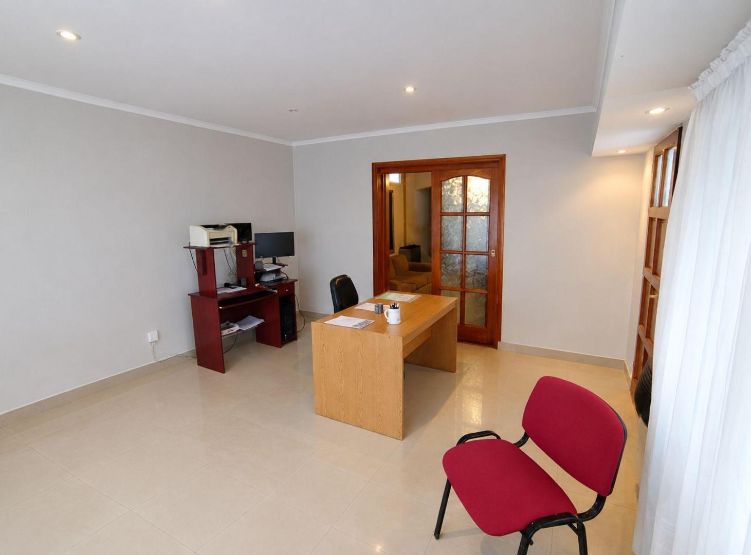 Foto de Venta Casa 4 Amb - Lote 400m²-Necochea (PERMUTA), imagen 1