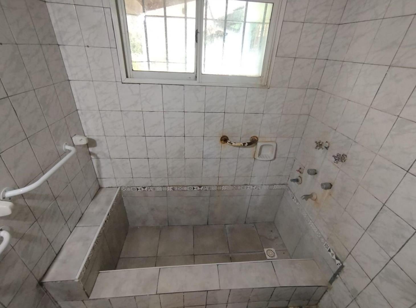 Foto de Casa a la venta Calle 18 - 550 m² - Necochea, imagen 5