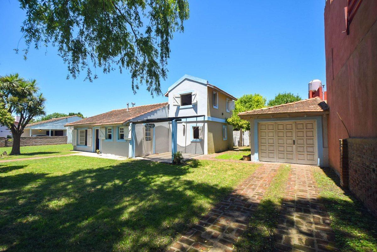 Foto de CASA 4 AMBIENTES CON PARQUE GARAGE SANTA CLARA, imagen 1