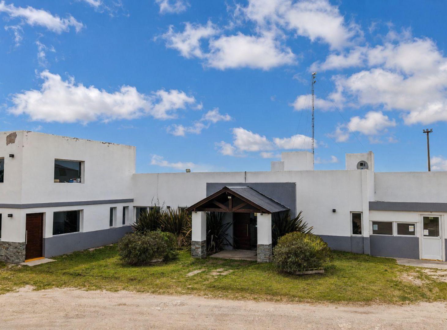 Foto de NAVES INDUSTRIALES EN VENTA EN NECOCHEA SOBRE RUTA, imagen 1