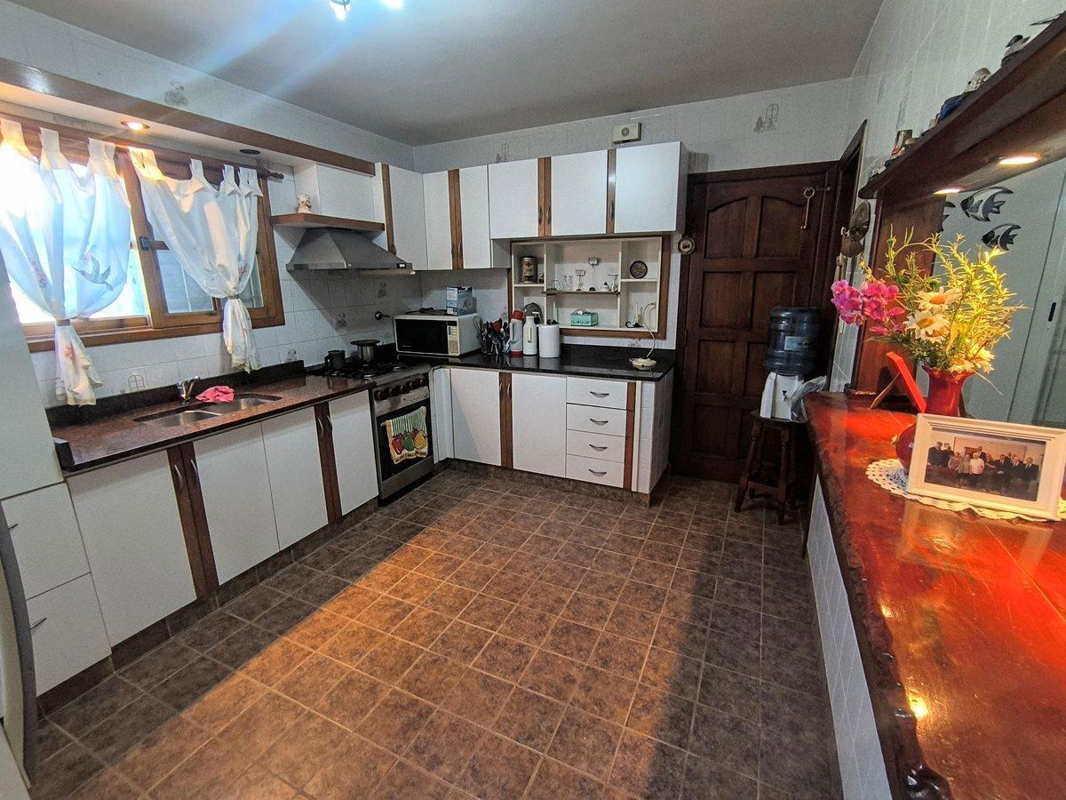 Foto de Venta Casa 5 ambientes Zona Parque con garage, imagen 5