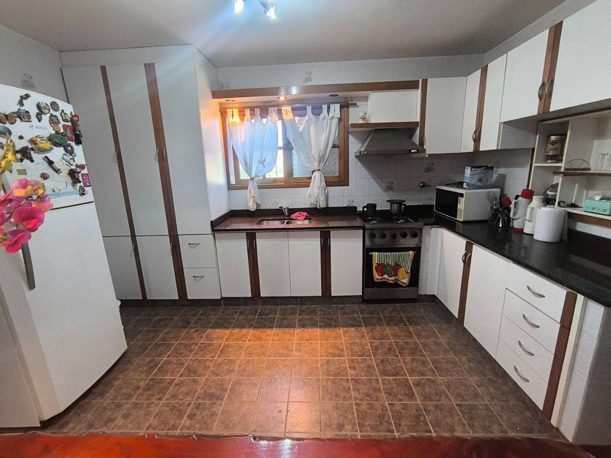 Foto de Venta Casa 5 ambientes Zona Parque con garage, imagen 4
