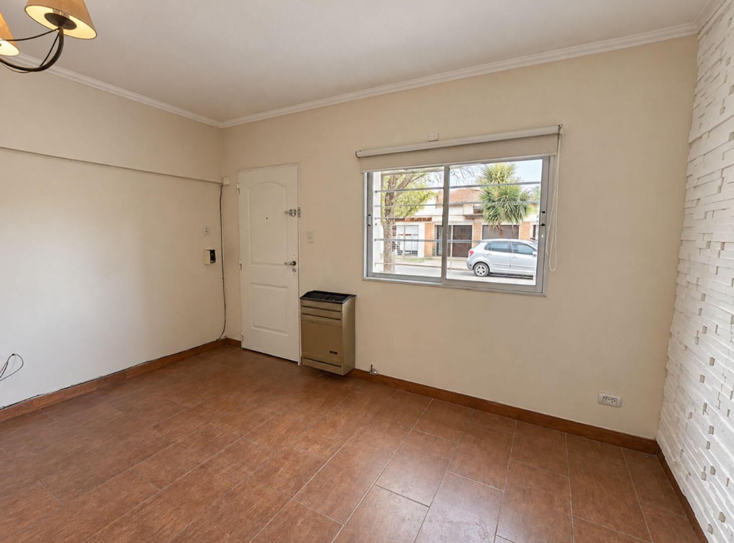 Foto de ALQUILER PH 2 AMB AL FRENTE CON PATIO RECICLADO, imagen 4