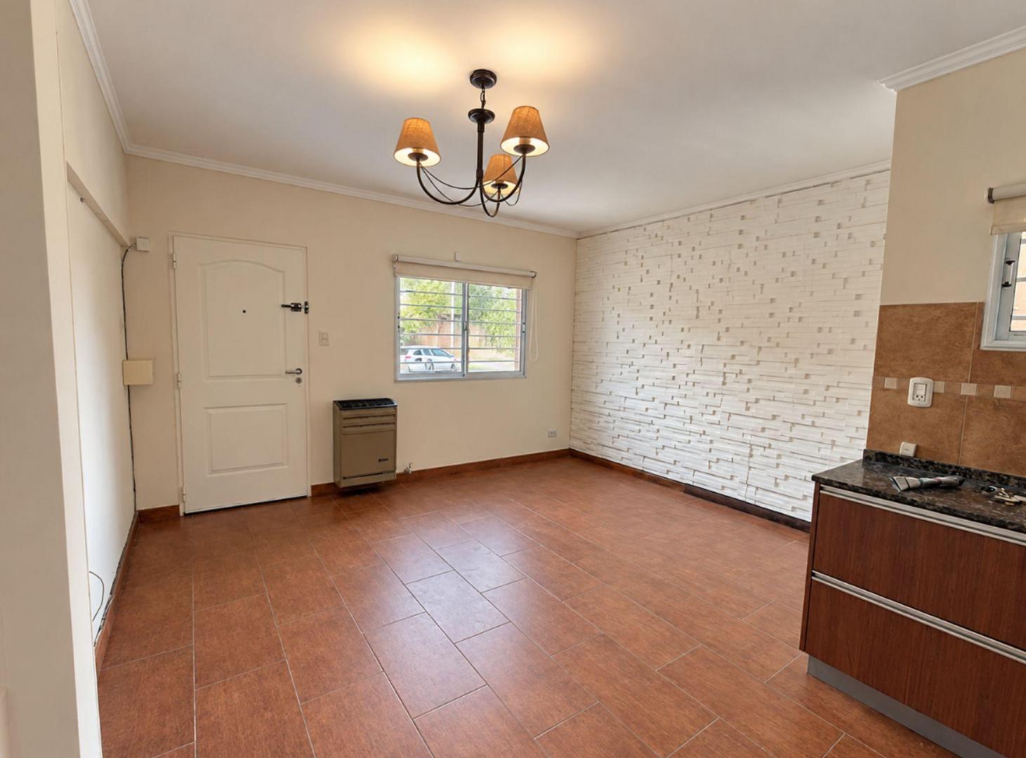 Foto de ALQUILER PH 2 AMB AL FRENTE CON PATIO RECICLADO, imagen 3