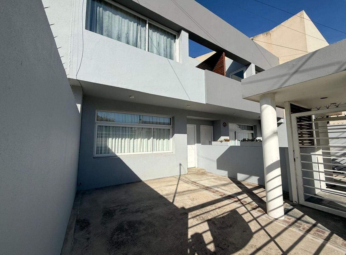 Foto de ALQUILER 24 MESES DUPLEX 4 AMB EN SAN CARLOS, imagen 1