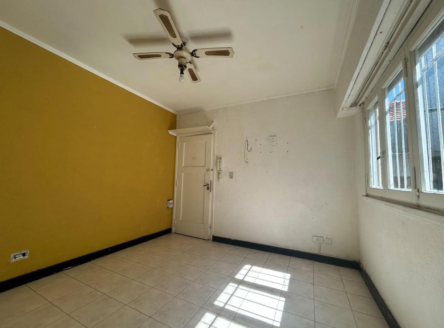 Foto de VENTA PH 2 AMB EN LA PERLA A DOS CUADRAS DEL MAR, imagen 2