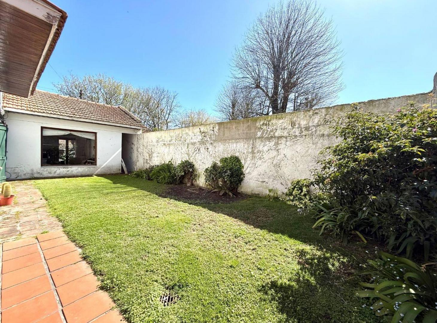 Foto de CASA 4 AMBIENTES CON PARQUE Y PARRILLA SAN CARLOS, imagen 3