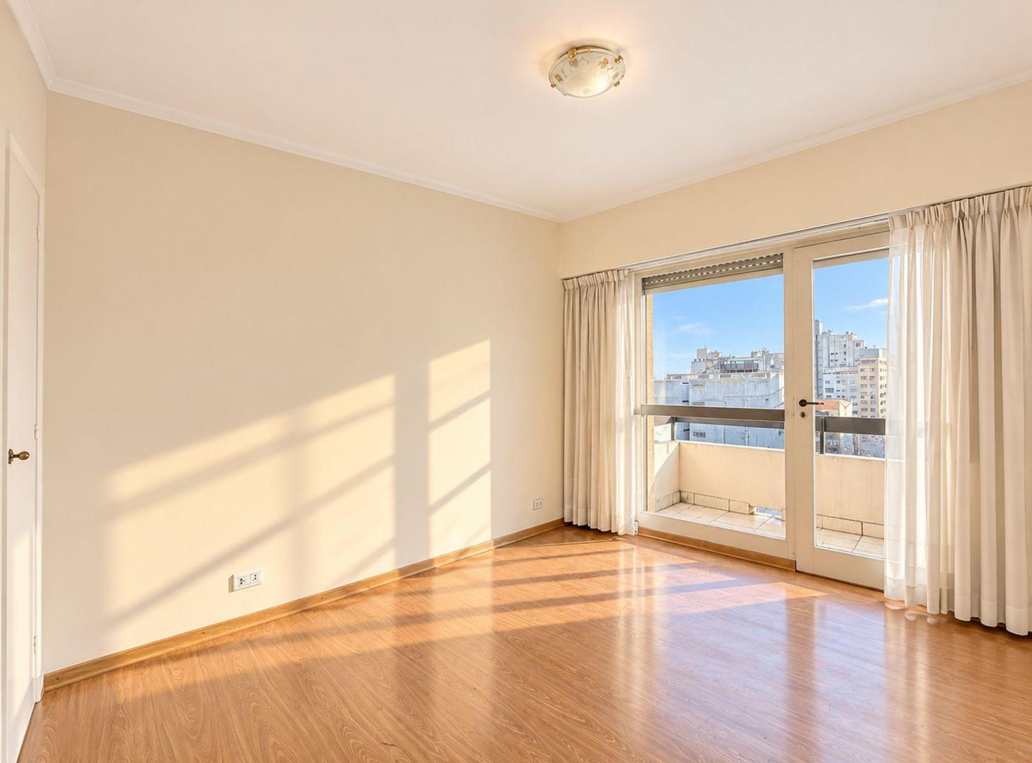 Foto de VENTA DEPTO 3 AMB BALCÓN CORRIDO PLAZA MITRE, imagen 4